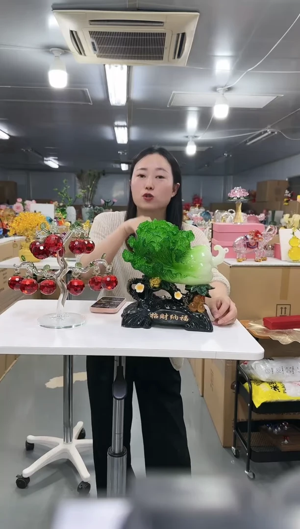 藤金沃水晶琉璃摆设    白菜