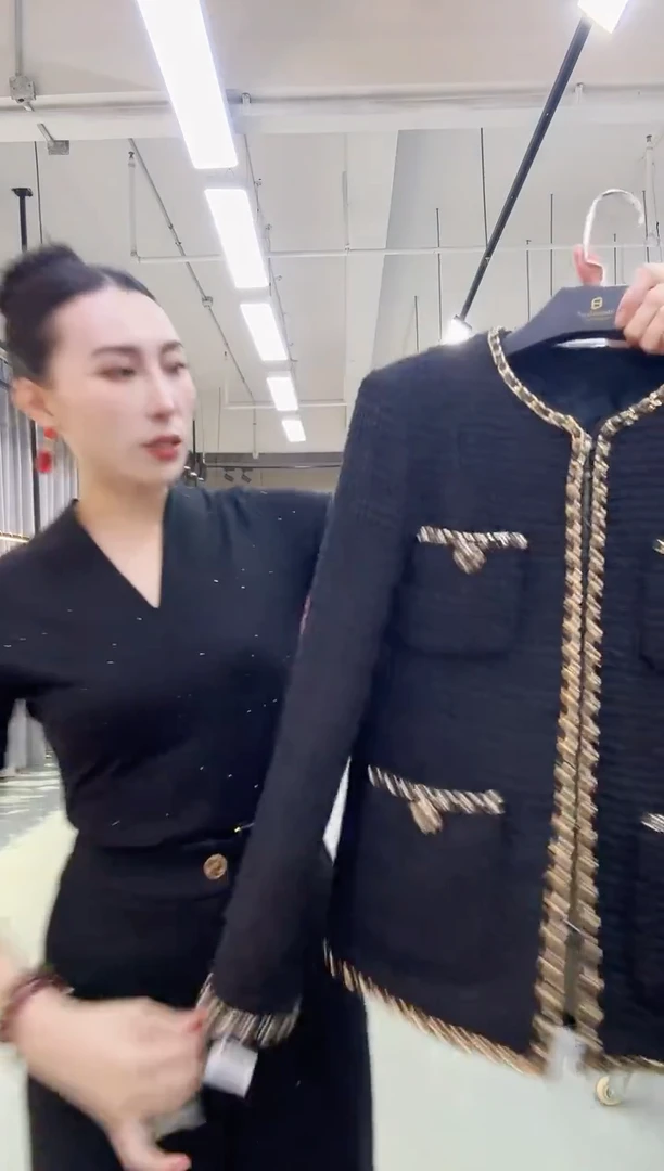 岚子闪购 2025年新款服装上衣 孤品清货 编号088