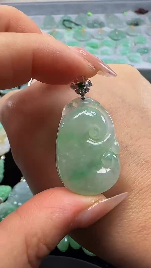 翡翠18K金镶嵌吊坠(不含链)繁*如意