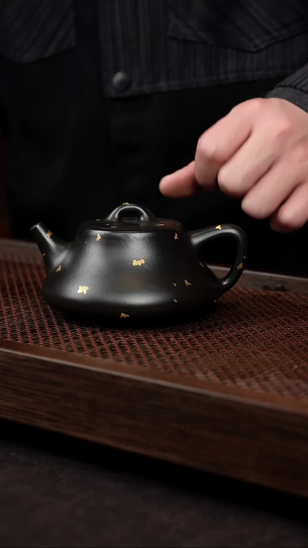 【闪购商品】紫砂茶壶黑料洒金楚瓢