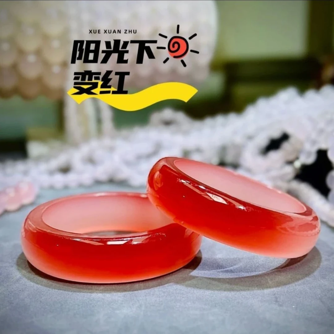 时尚百搭款血沉宝手镯阳光下变红