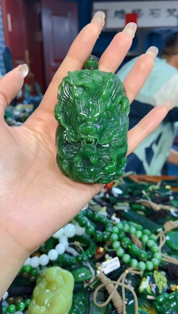 未镶嵌和田玉挂件1