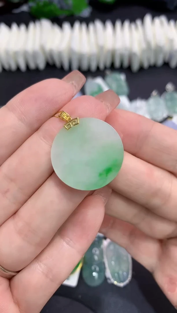 吊坠(不含链)18K金镶嵌翡翠111