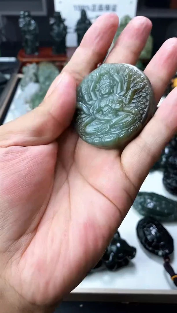 颈饰未镶嵌和田玉1
