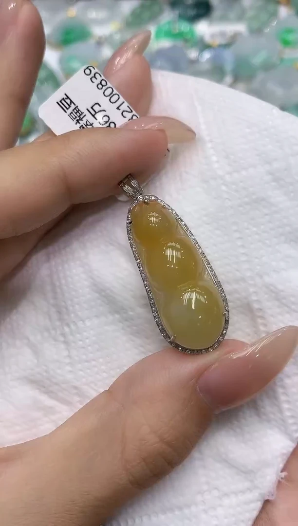 颈饰18K金镶嵌翡翠111111111111