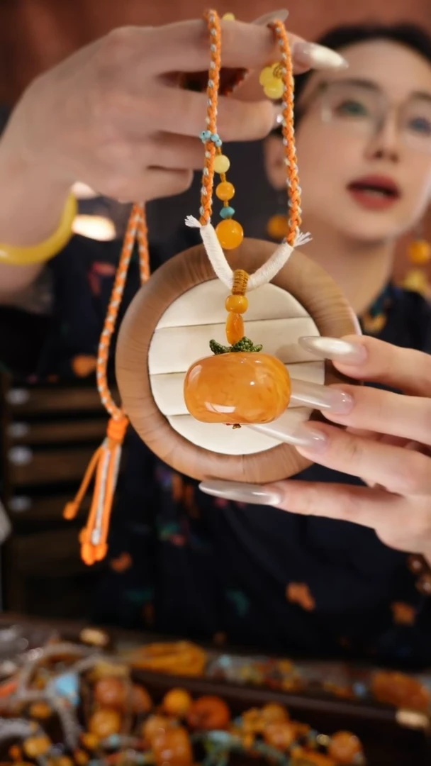 琥珀颈饰未镶嵌周***哇颈饰
