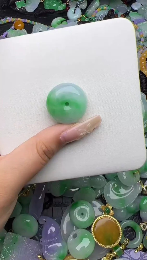 翡翠未镶嵌颈饰天然缅甸翡翠吊坠