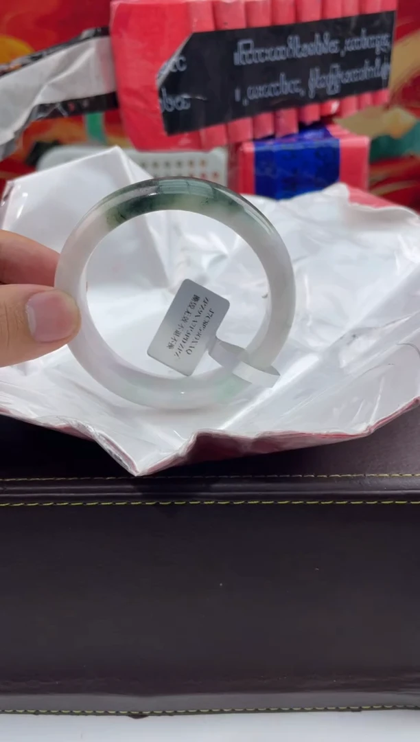 【闪购商品】翡翠手镯未镶嵌3翡翠手镯（微瑕）