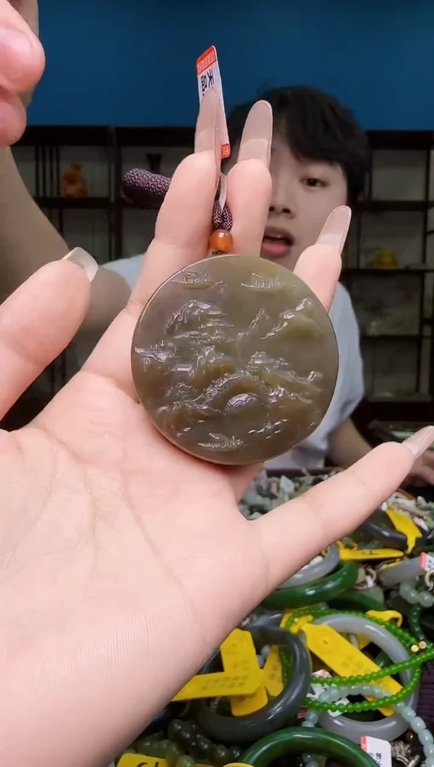 颈饰未镶嵌和田玉1