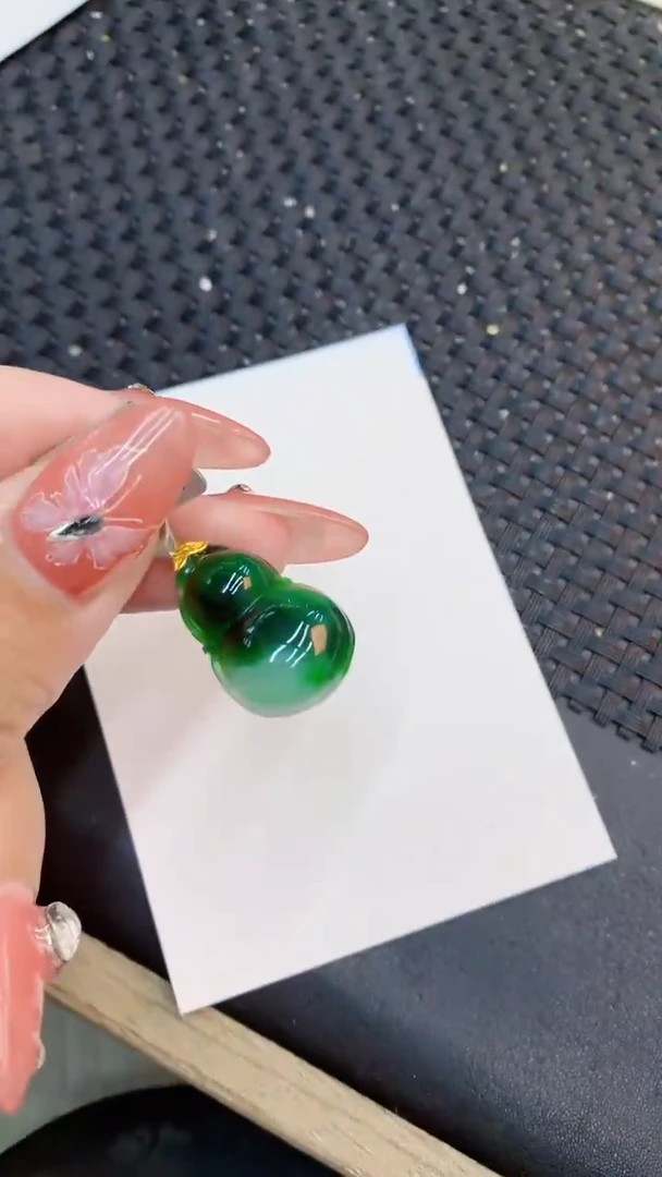 颈饰18K金镶嵌翡翠1