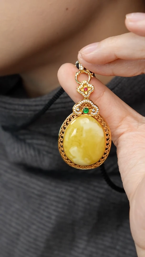 蜜蜡吊坠(赠链)银S925镶嵌-白花30mm