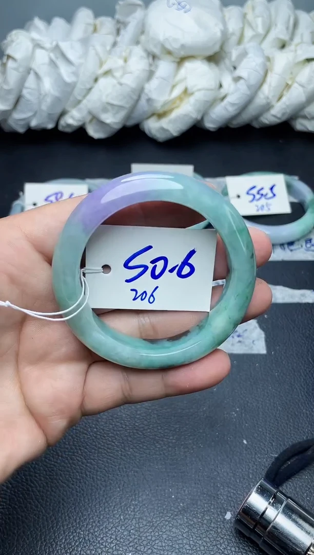 翡翠手镯未镶嵌206