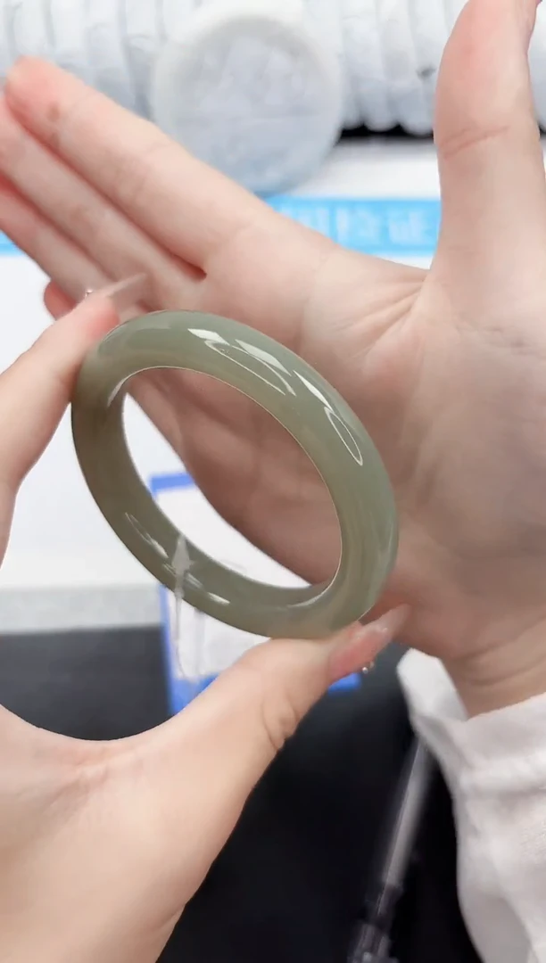 和田玉手镯未镶嵌121-54.8QS4