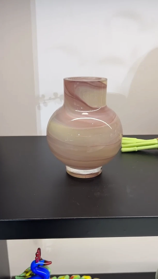 【闪购商品】琉璃粉色小花瓶（高17cm，宽13cm）