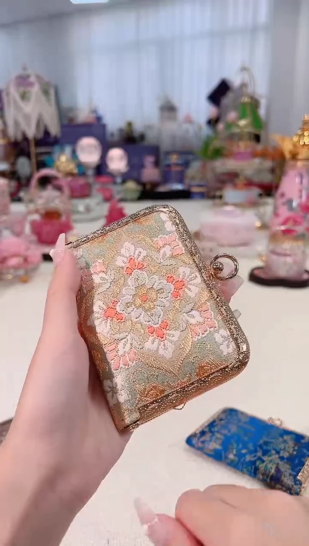 非遗西阵织 如图所示