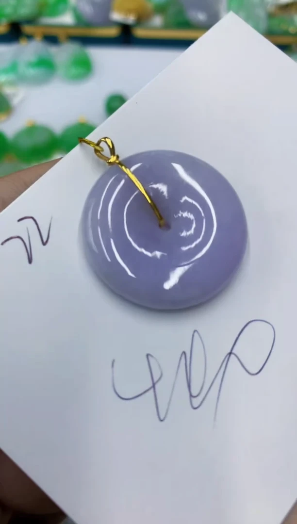 翡翠18K金镶嵌颈饰1111111111