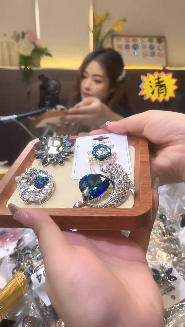 锆石铁合金精品饰界