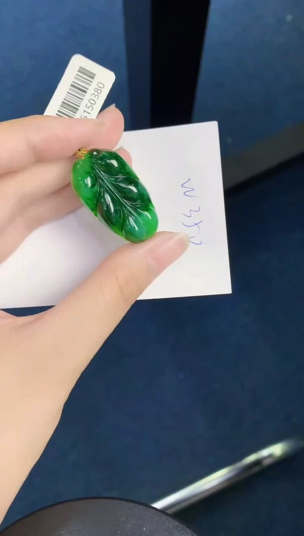 翡翠18K金镶嵌颈饰天然翡翠緬甸A貨