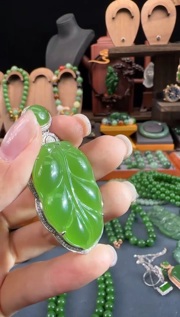 【闪购商品】和田玉吊坠18K金镶嵌1