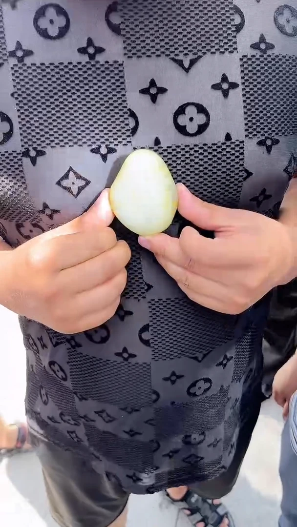 和田玉未镶嵌挂件0**0和田玉原石