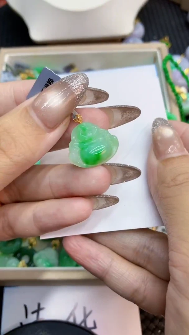 颈饰未镶嵌翡翠1
