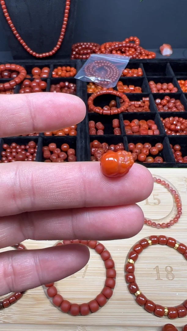 未镶嵌圆珠南红玛瑙小貔貅