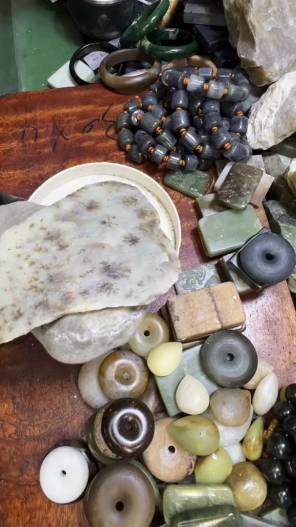 未镶嵌和田玉珠宝半成品1