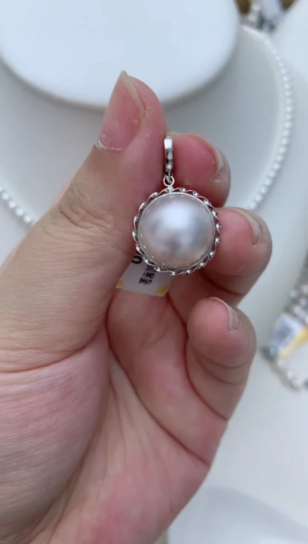 18K金镶嵌拼合珍珠（马贝珠）颈饰w66