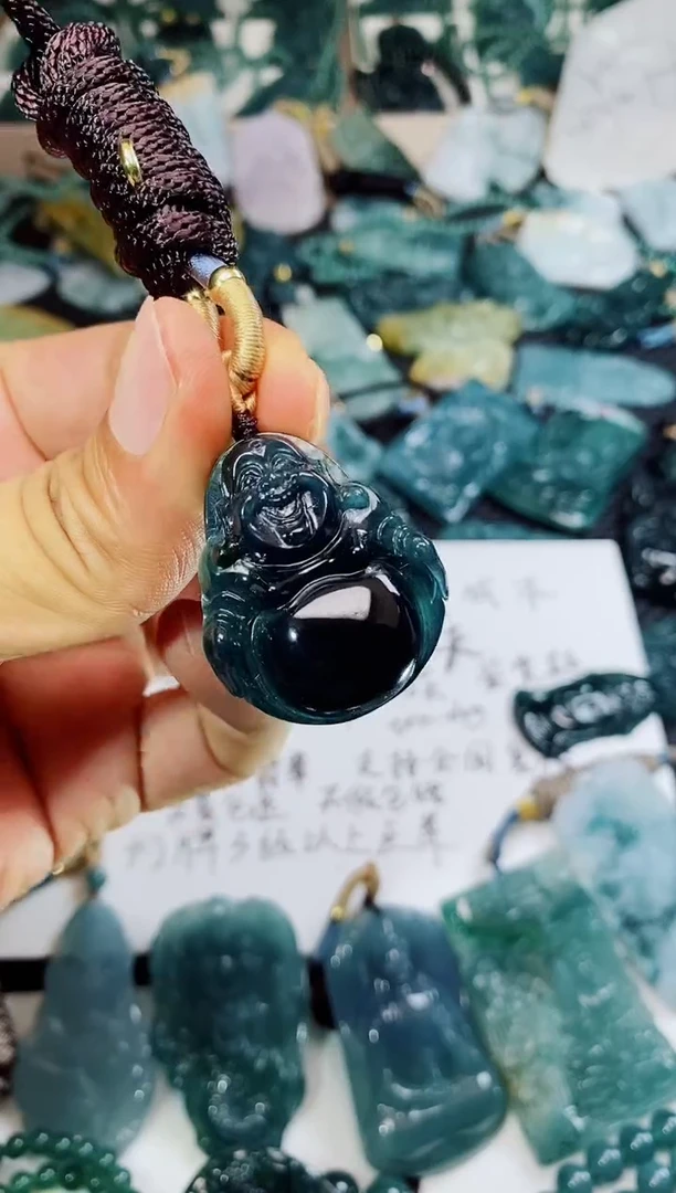 翡翠未镶嵌颈饰