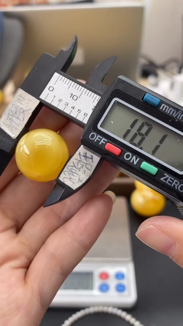 琥珀未镶嵌珠宝奇石2624