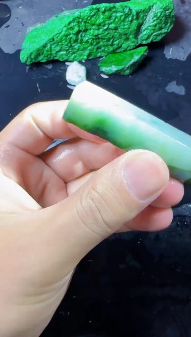 【闪购商品】翡翠颈饰未镶嵌081翡翠