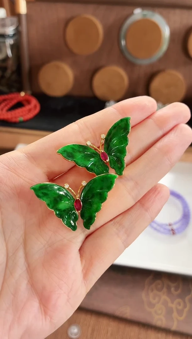 翡翠18K金镶嵌耳饰耳饰