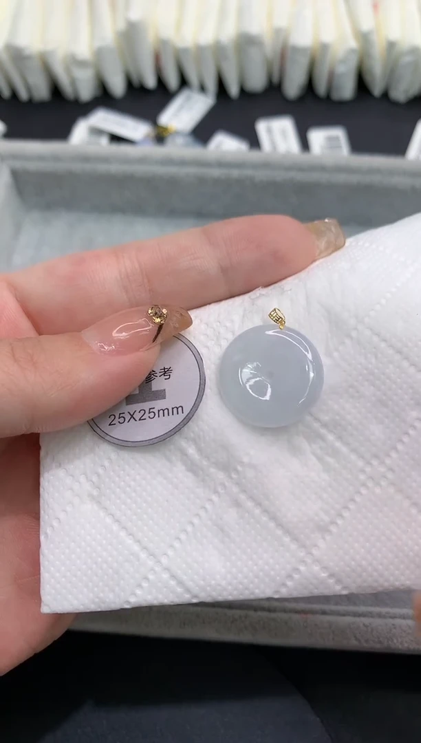 吊坠(不含链)18K金镶嵌翡翠111