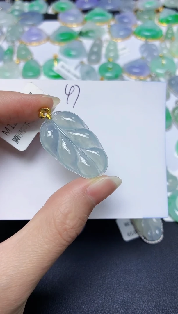 翡翠18K金镶嵌颈饰天然缅甸翡翠A货