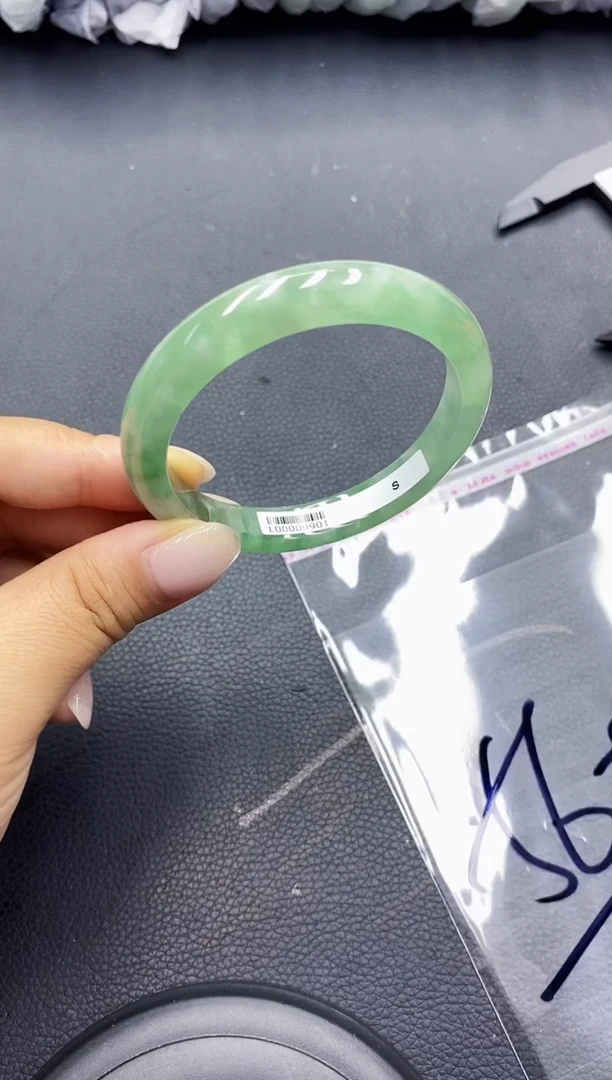 高冰透美人手镯 所见即所得47