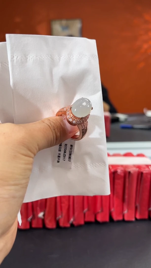 未镶嵌挂件翡翠边城刀客/01581r/多样性发一/编绳发