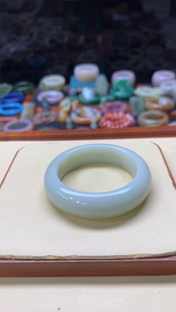 未镶嵌手镯石英质玉红*果226