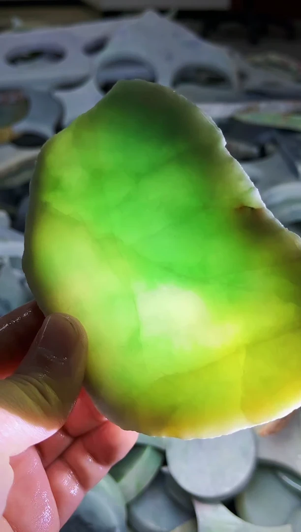 【闪购商品】翡翠挂件未镶嵌A货康壹387