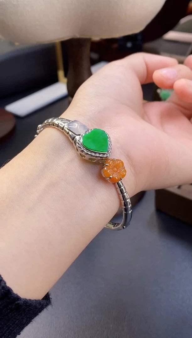 颈饰银S925镶嵌翡翠18101