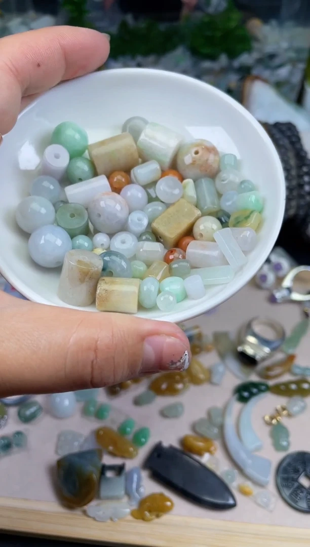 【闪购商品】翡翠颈饰未镶嵌天然翡翠82