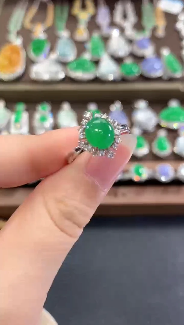 18K金镶嵌戒指翡翠b155