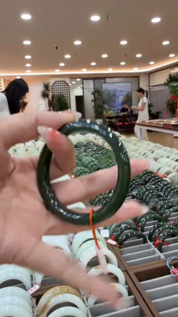 颈饰未镶嵌和田玉手镯54