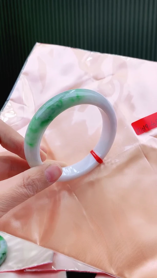 未镶嵌手镯翡翠111