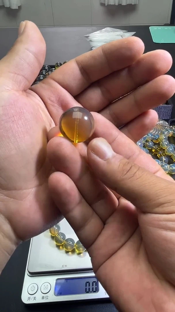 未镶嵌琥珀裸石微**?61