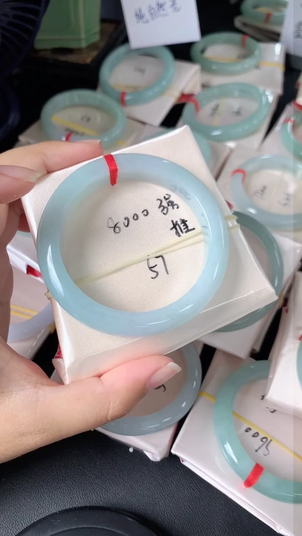 未镶嵌手镯翡翠天然A货拍一发一