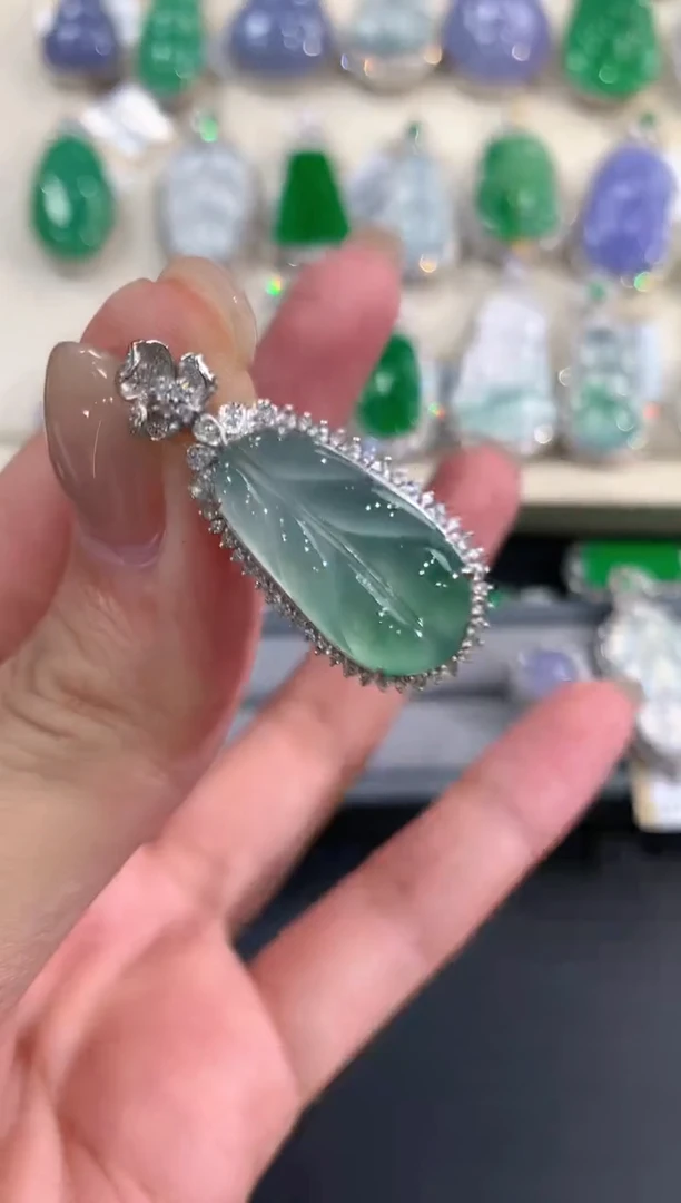 翡翠18K金镶嵌吊坠(不含链)春日珠宝q50