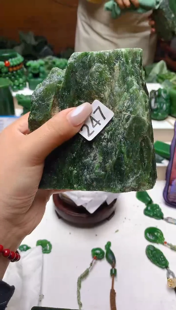 未镶嵌和田玉（碧玉）珠宝半成品0