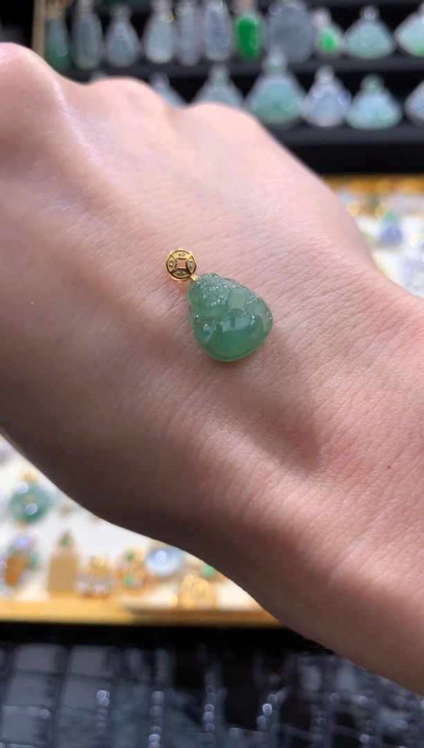 颈饰18K金镶嵌翡翠翡翠