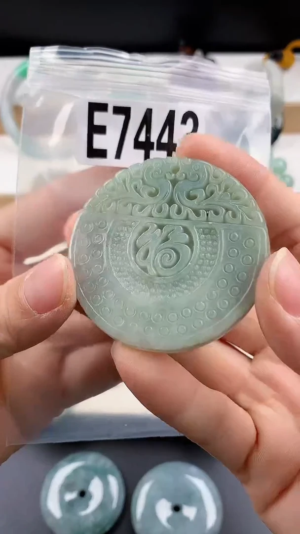 颈饰未镶嵌翡翠天然翡翠吊坠挂件