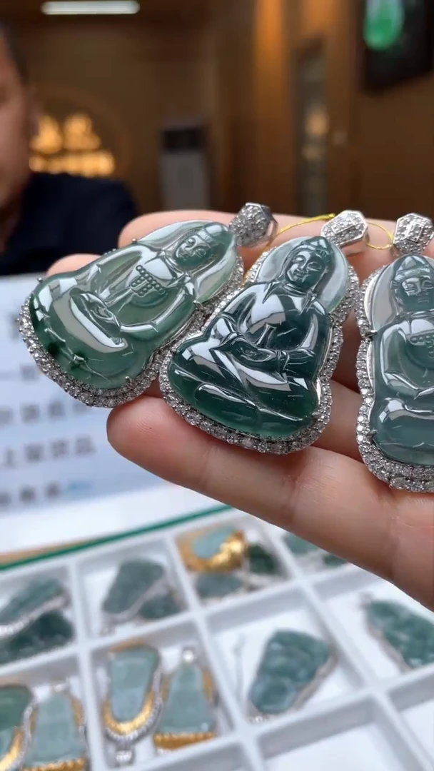 翡翠未镶嵌颈饰多样性发货（只发一件）x15